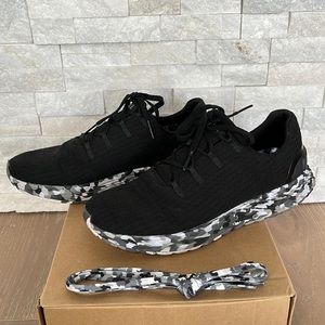 Almost new Nobull Black Wild Granite ripstop runner